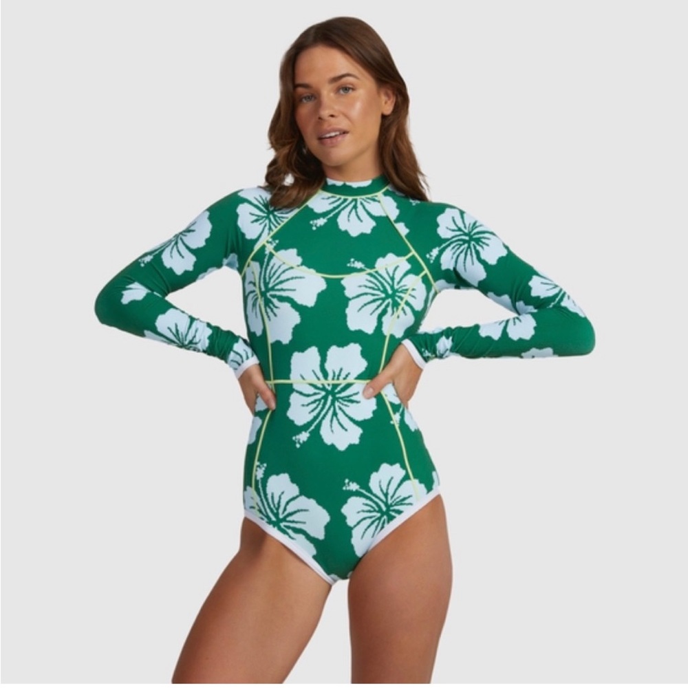 NWT Roxy Digi High Long Sleeve Onesie One Piece Swimsuit Stephanie Gilmore M